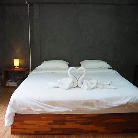 Banmai87 Guest House บ้านไม้87 เกสต์เฮ้าส์ Phra Nakhon Si Ayutthaya Dış mekan fotoğraf