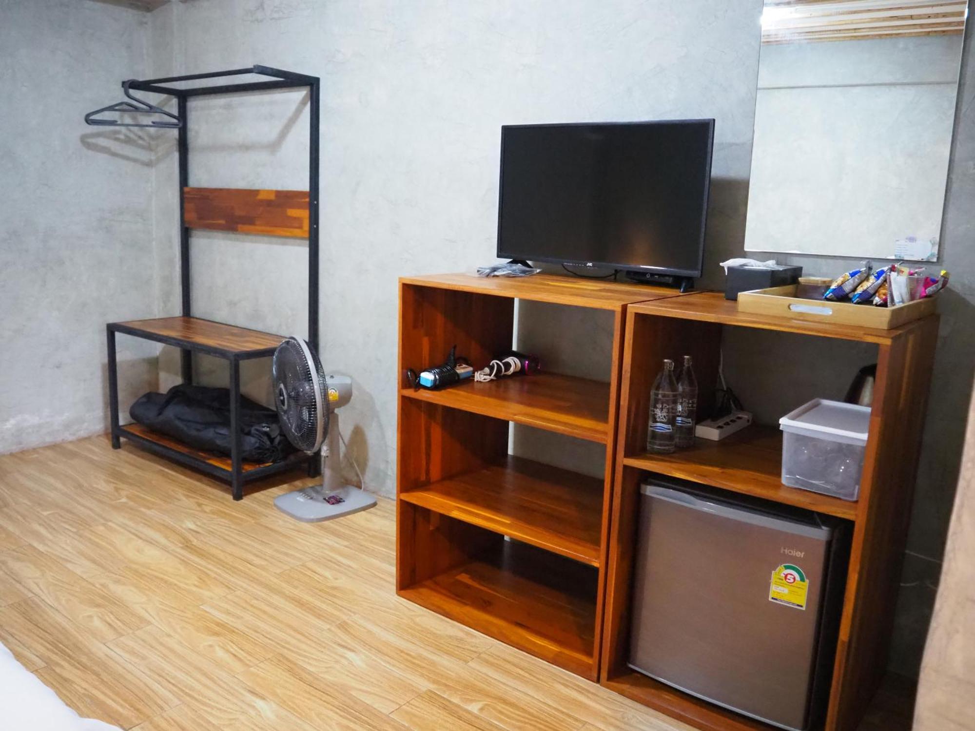 Banmai87 Guest House บ้านไม้87 เกสต์เฮ้าส์ Phra Nakhon Si Ayutthaya Dış mekan fotoğraf