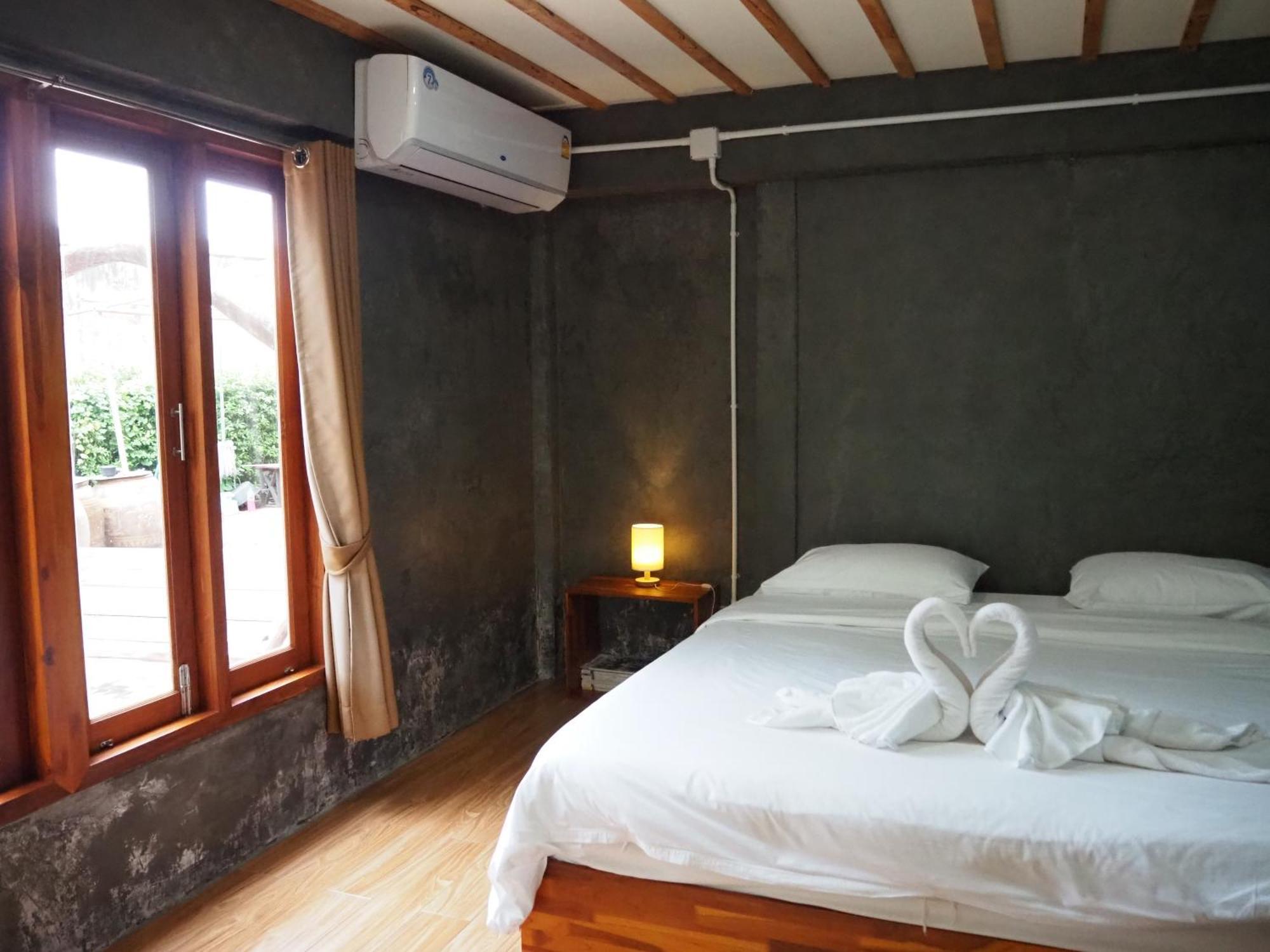 Banmai87 Guest House บ้านไม้87 เกสต์เฮ้าส์ Phra Nakhon Si Ayutthaya Dış mekan fotoğraf