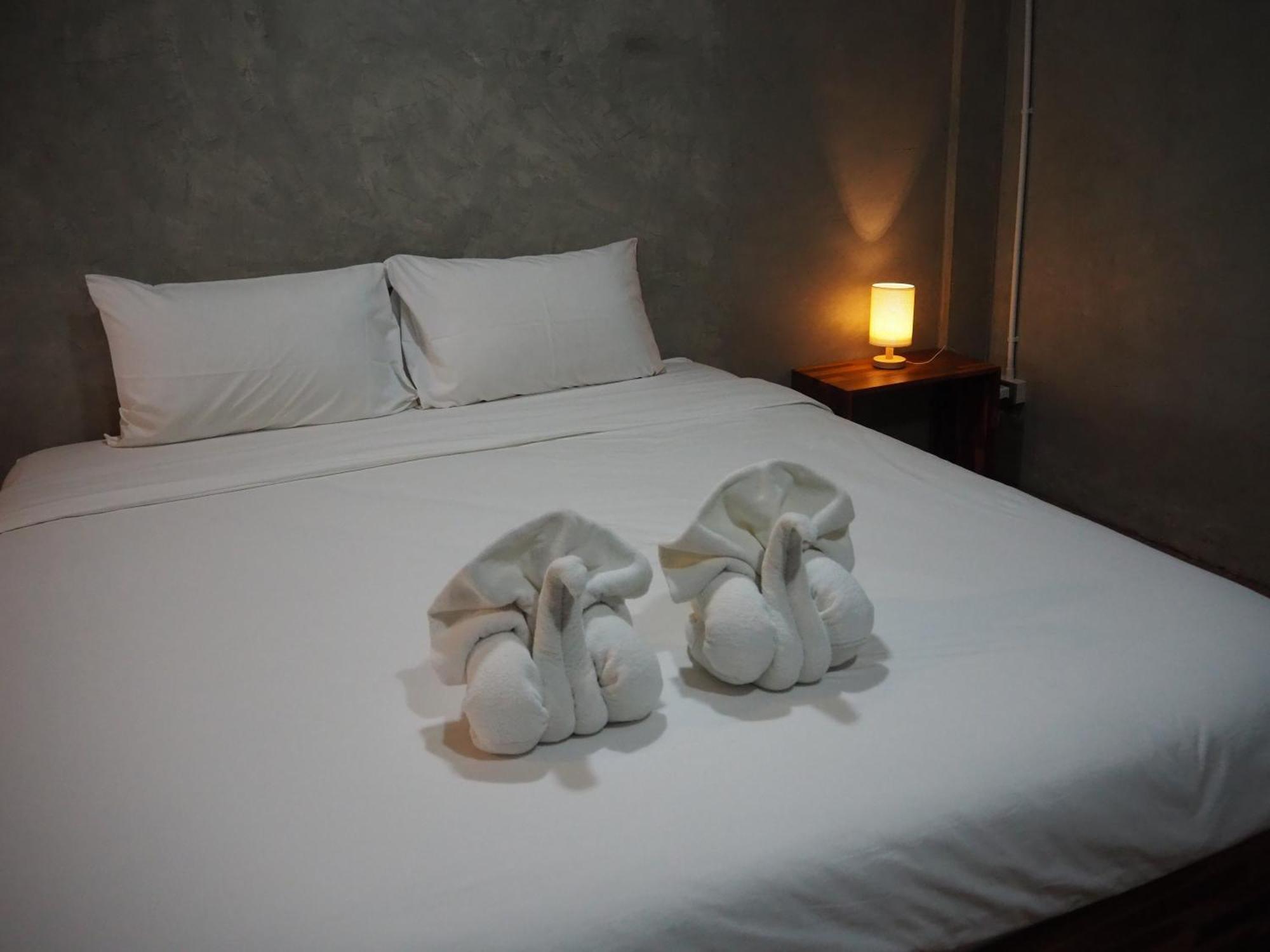 Banmai87 Guest House บ้านไม้87 เกสต์เฮ้าส์ Phra Nakhon Si Ayutthaya Dış mekan fotoğraf