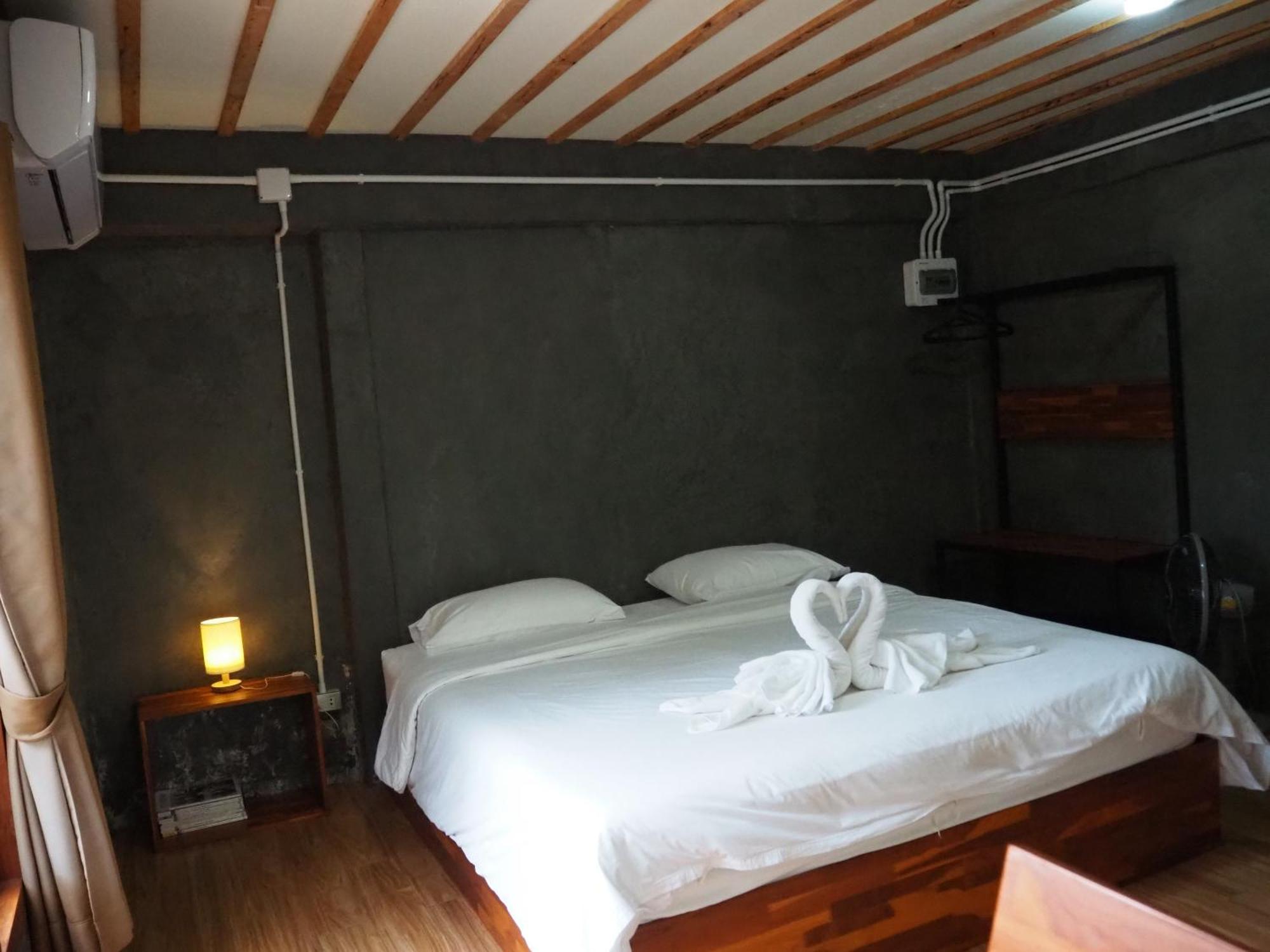 Banmai87 Guest House บ้านไม้87 เกสต์เฮ้าส์ Phra Nakhon Si Ayutthaya Dış mekan fotoğraf